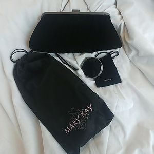 Exclusive Clutch with Hand Mirror 💕